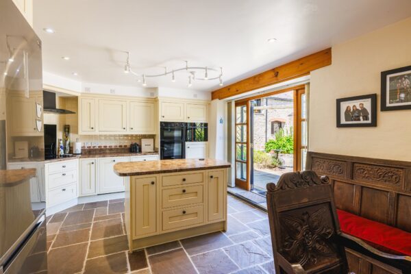 Lyserry Barns, SA71 5DT