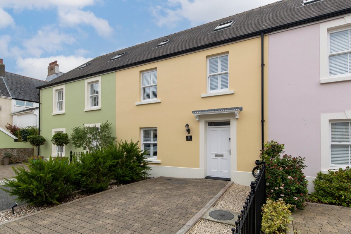 Cottage Mews, Tenby, SA70 7EN