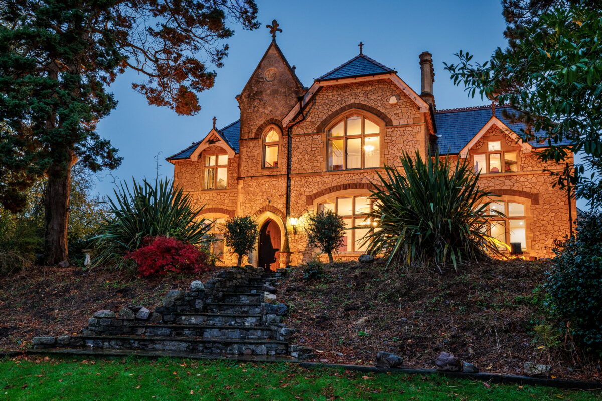 Ficerdy Manor, SA18 3JB