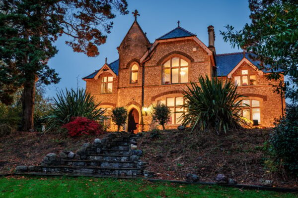 Ficerdy Manor, SA18 3JB