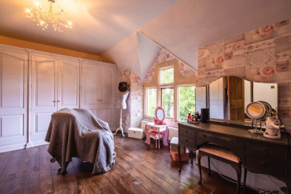 Ficerdy Manor, SA18 3JB