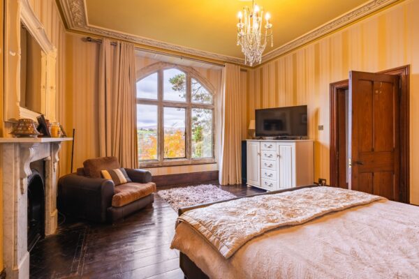 Ficerdy Manor, SA18 3JB