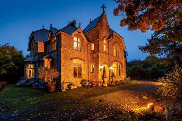 Ficerdy Manor, SA18 3JB