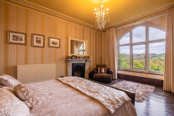 Ficerdy Manor, SA18 3JB