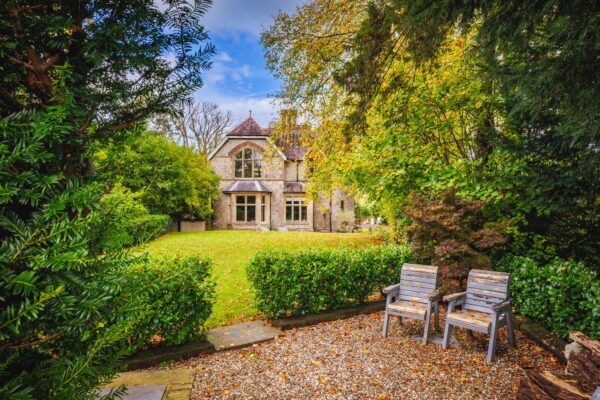 Ficerdy Manor, SA18 3JB