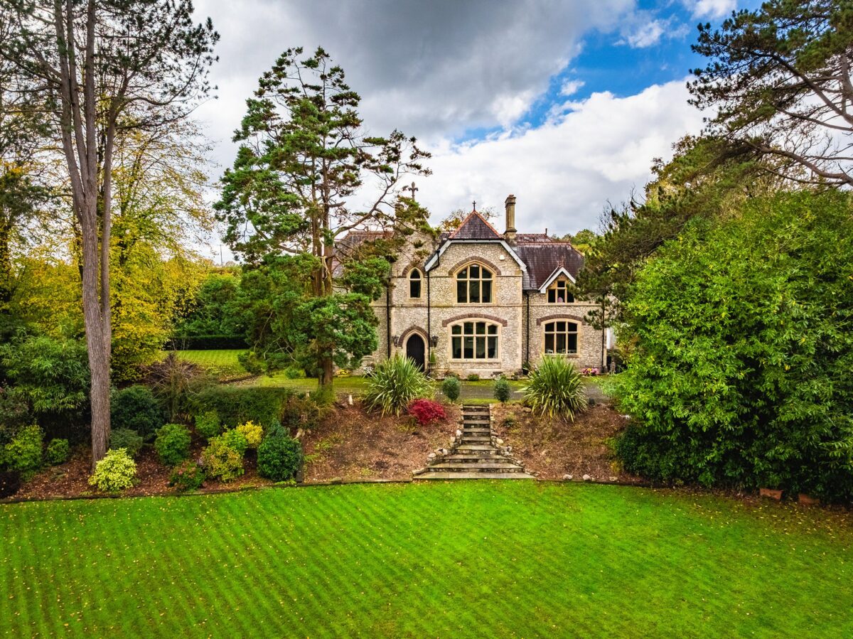 Ficerdy Manor, SA18 3JB