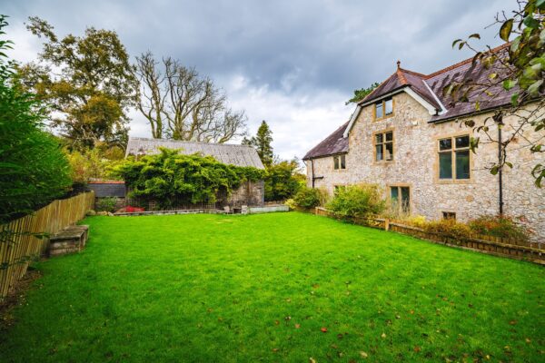 Ficerdy Manor, SA18 3JB