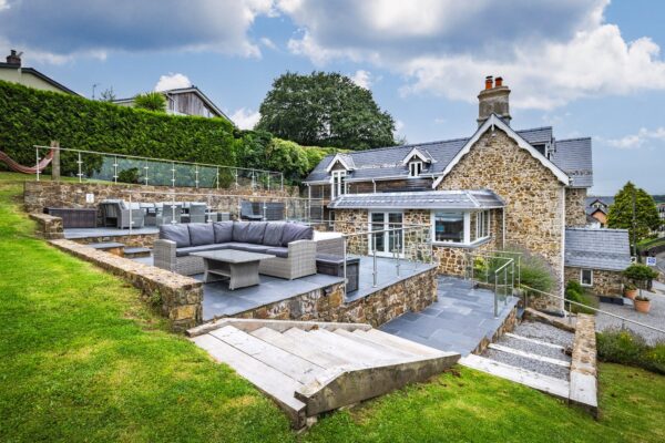 Rhodewood Lodge, SA69 9NU