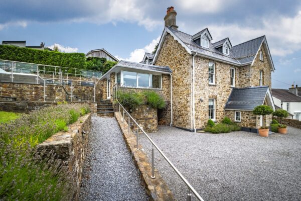 Rhodewood Lodge, SA69 9NU