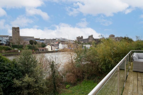 Paradise Row, Pembroke, SA71 4NX