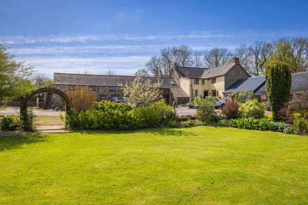 Longlands, SA62 4QB