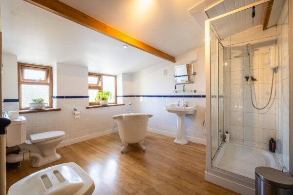 Longlands, SA62 4QB
