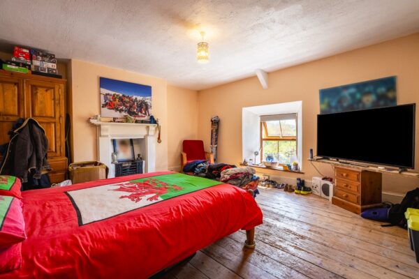 Longlands, SA62 4QB