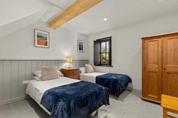 East Jordeston Cottages, SA70 8NT