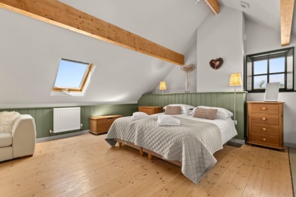 East Jordeston Cottages, SA70 8NT