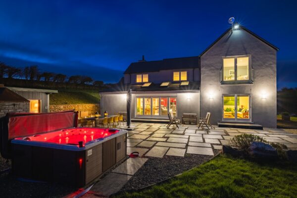 Yr Hendre, SA43 3LY